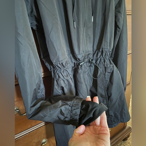 NWT • APANA Brand • Black Women's Hooded Jacket w Thumb Holes • Activewear - Picture 7 of 16